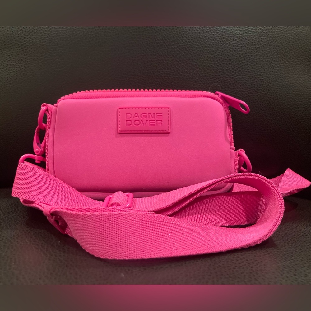 DAGNE DOVER MARA NEOPRENE PHONE SLING PINK
